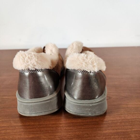 Bzees Golden Faux Fur Trim Slip On Casual Booties Comfort Women’s 6.5 M - Picture 4 of 11
